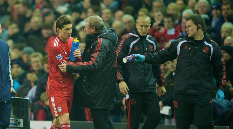 O Torres αποχωρεί αλλαγή από το Anfield στη νίκη της Liverpool