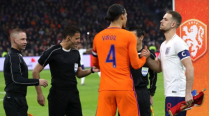 O Virgil van Dijk σε παιχνίδι της εθνικής Ολλανδίας.