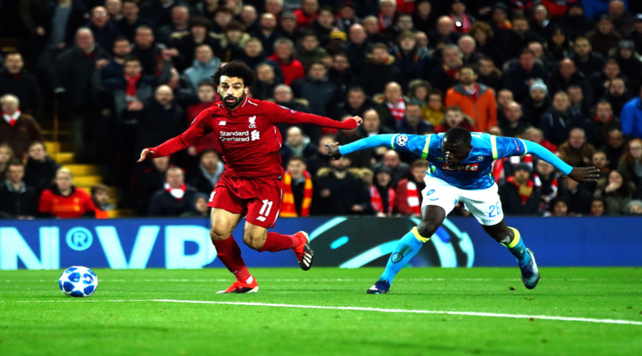 Ο Salah περνάει τον Koulibaly, για να σκοράρει στη συνέχεια ένα από τα σημαντικότερα γκολ της ιστορίας των Reds!