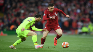 Lionel Messi και Andy Robertson στον ιστορικό αγώνα του Anfield.
