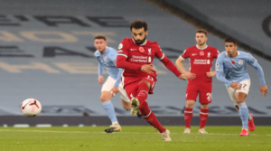 O Salah ευστοχεί στο πέναλτι εναντίον της City.