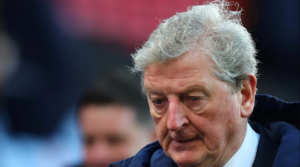 Ο απογοητευμένος Roy Hodgson μετά την ήττα της ομάδας του από τη Liverpool.
