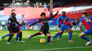 O Takumi Minamino πέτυχε το πρώτο του γκολ στην Premier League εναντίον της Crystal Palace.