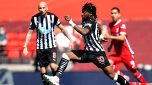 O Allan Saint-Maximin χθες στο Anfield.